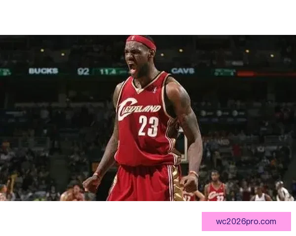 詹姆斯本赛季85次扣篮超前两年 获盛赞：退役前应拿五千万年薪